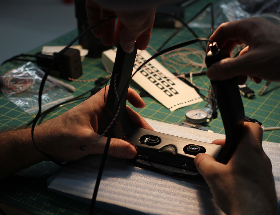 Avegant glyph assembly